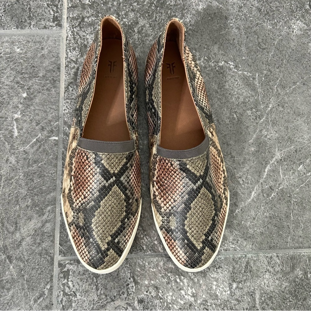 Frye Women's Leather Snakeskin Print Slip-On Flat Shoes Size 9M - Picture 5 of 15